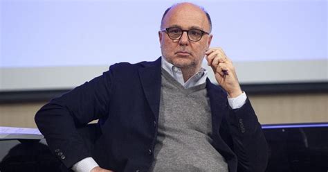 presidente gruppo prada|Prada, Andrea Guerra sarà ceo. Patrizio Bertelli .